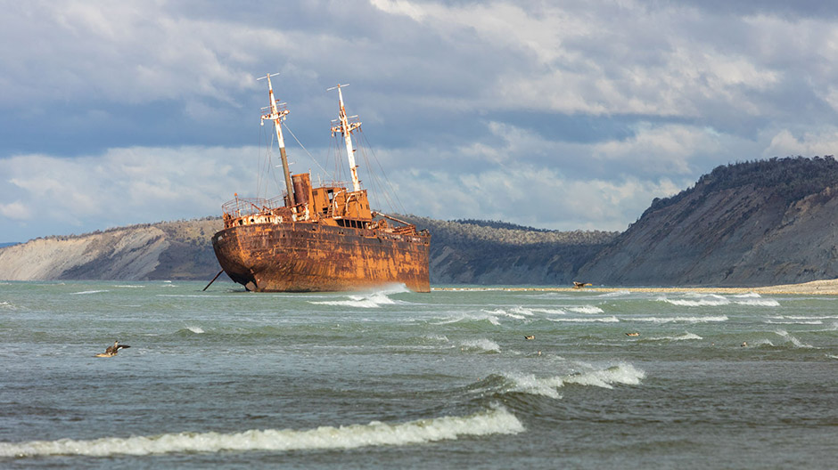 The "Desdemona" was beached in Tierra del Fuego during an emergency. And as a result the captain saved the lives of his crew.