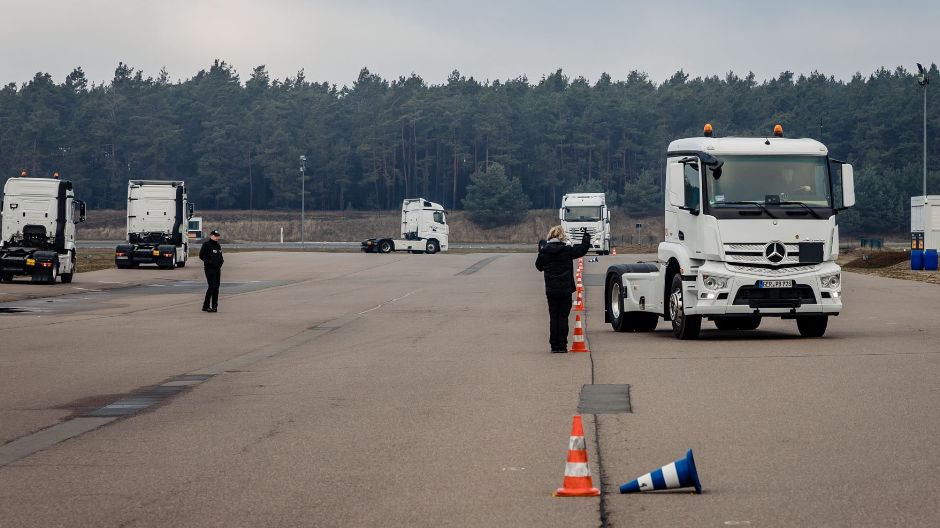 Tijdens de exclusieve training op het terrein van het rijveiligheidscentrum in Berlijn-Brandenburg beleefden 48 RoadStars uit 13 landen een onvergetelijke dag.