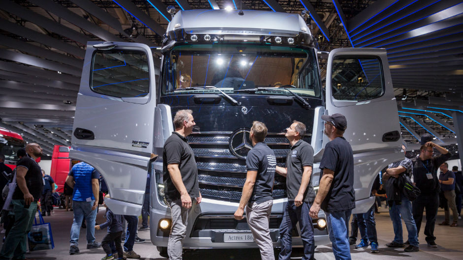 De truck in het middelpunt van de belangstelling – de RoadStars-familie bij het speciale model Actros Edition 1.