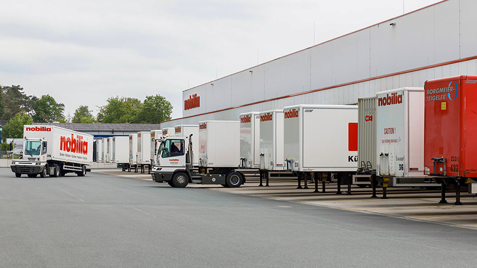 Logistica intelligente: si produce esattamente quello che può essere distribuito sui camion dal reparto Pianificazione dell’itinerario.