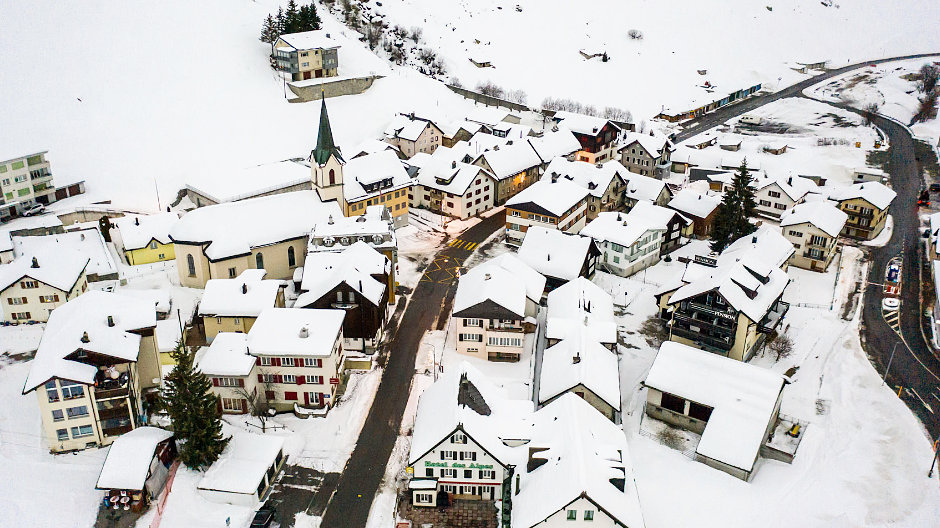 Realp on Sveitsin Urissa oleva kunta, joka on 1.538 metrin korkeudessa. Siellä on laitospalokunnan varastotilat molemmille sammutus- ja pelastusjunille.
