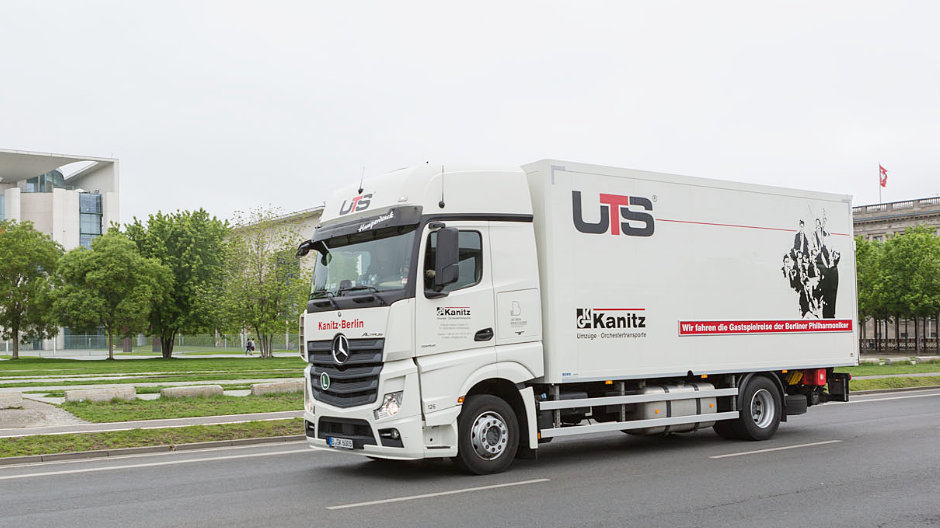 Mereu în turneu. De mai multe ori pe săptămână, firma Kanitz transportă hardware-ul ansamblului prin Berlin și în plus, participă la turneul de vară complet prin Europa.
